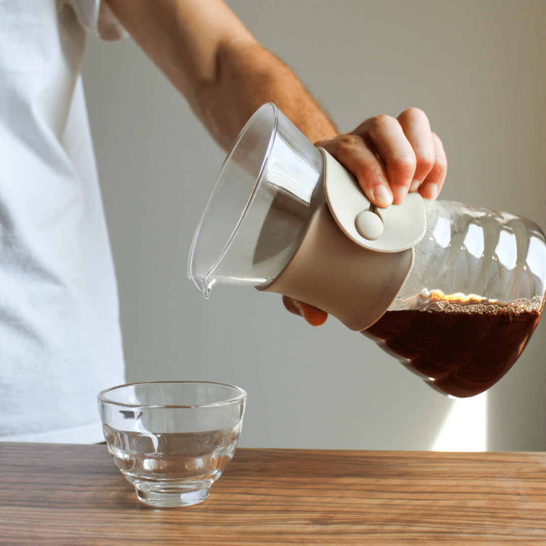 Hario V60, filtern, Kaffee genießen, klarer Geschamck 